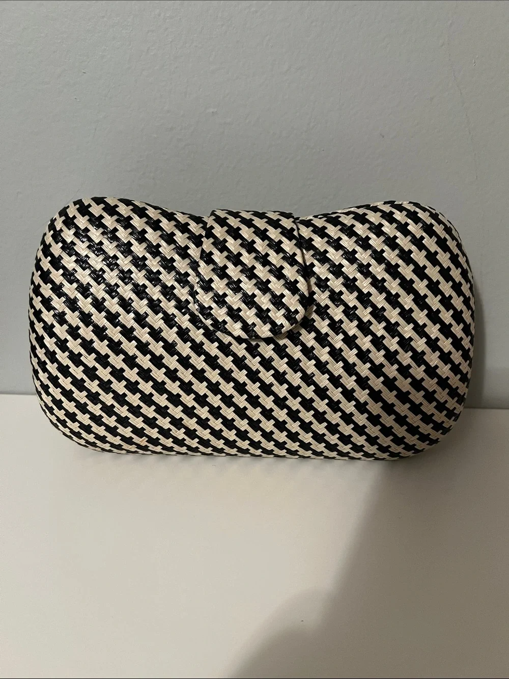 Banana Republic Woven Black/Cream Women's Clutch